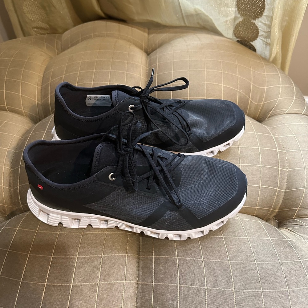 On Cloud  Black and White Sneakers